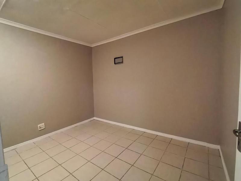 To Let 0 Bedroom Property for Rent in Gleemoor Western Cape